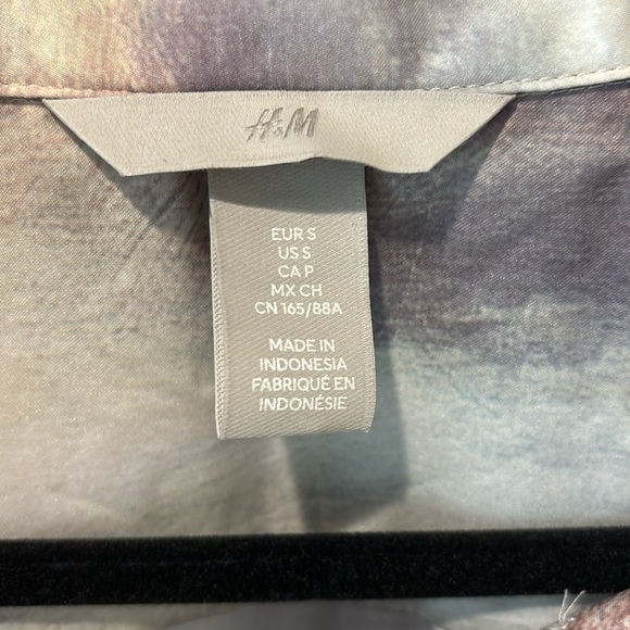 H&M Sheen Oversized Button Front Shirt - Picture 2 of 6